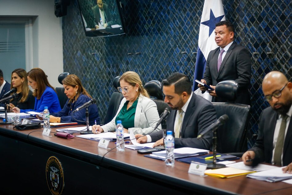 La Comisión de Credenciales le da luz verde a cinco funcionarios designados por el presidente Mulino