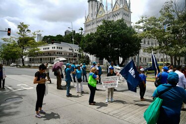 Grupos que se oponen al contrato minero siguen en las calles; se movilizan hacia la Asamblea
