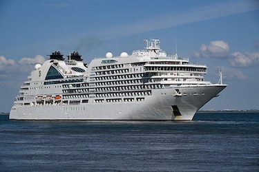 La familia de la mujer que murió tras ser abandonada por un crucero en una isla remota denuncia la ‘falta de cuidado’ de la empresa responsable del viaje