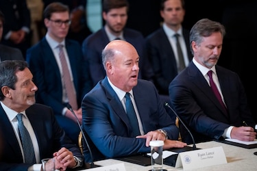 Petroleras estiman invertir $100 mil millones en Venezuela, mientras Donald Trump les ofrece garantías