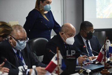 Comisión acoge cambios y avala en primer debate presupuesto de 2021