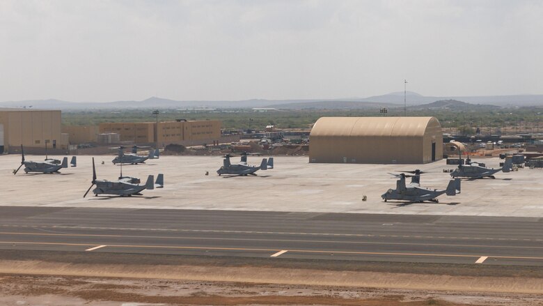 La Corte Suprema de Estados Unidos autoriza al gobierno de Trump reanudar deportaciones rápidas de migrantes a terceros países