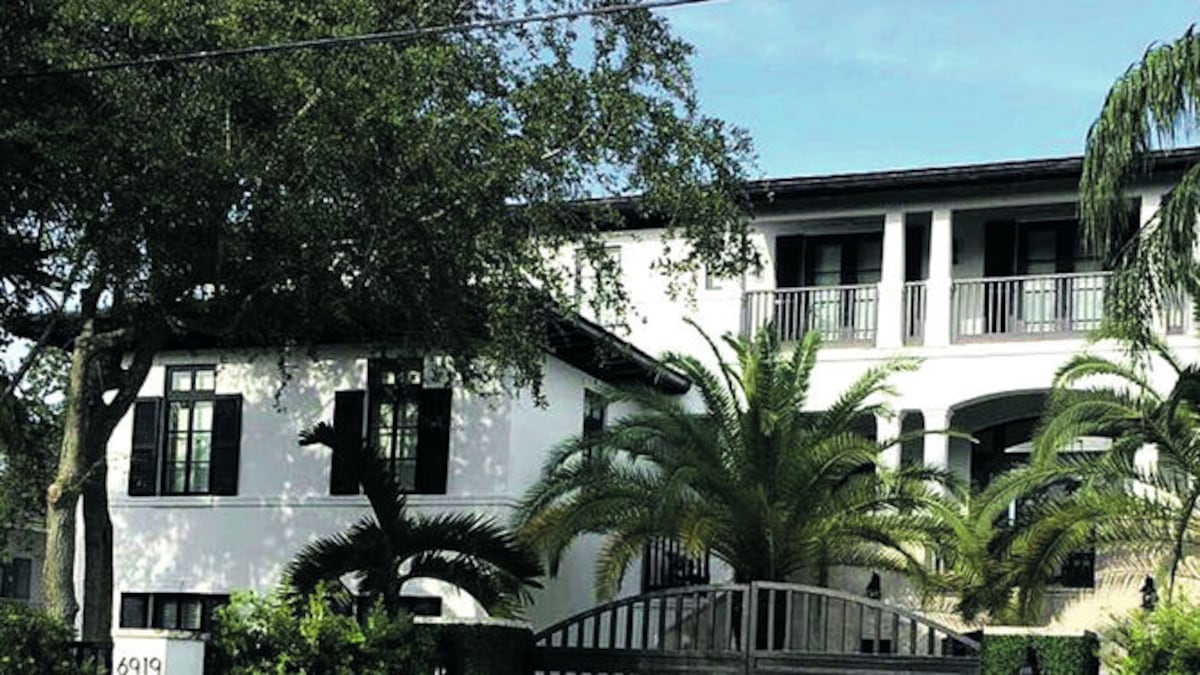 El bien, ubicado en el 6919 Sunrise Terrace, Coral Gables, está a nombre de la sociedad Watervista Properties LLC.