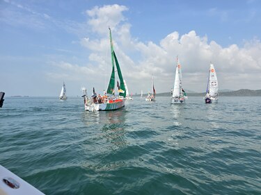 Veleros de la ‘Mini Globe Race’ zarpan de Panamá hacia el Pacífico