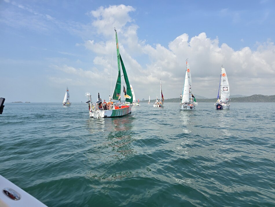Veleros de la ‘Mini Globe Race’ zarpan de Panamá hacia el Pacífico