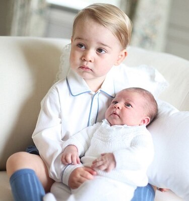 Fotos oficiales de la princesa Carlota con su hermano Jorge