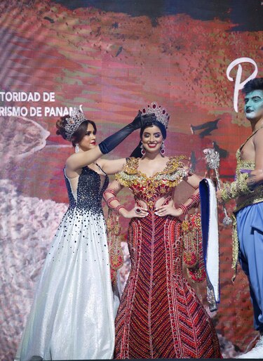 Arranca el Carnaval de Panamá 2023; coronan a Anubis Osorio