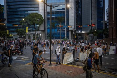 Con protestas, venezolanos han expresado su rechazo a la reelección de Maduro; así ha transcurrido la jornada