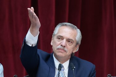 El presidente de Argentina es trasladado a un hospital por dolores lumbares
