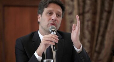 Embajador de Ecuador en Ginebra dimite y denuncia 'autoritarismo' de su gobierno