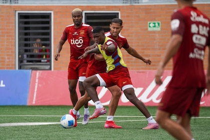 Kadir Barría se reporta al campamento panameño para los amistosos contra Bolivia y México