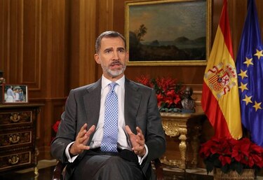 El rey de España insta al Parlamento catalán a evitar el enfrentamiento