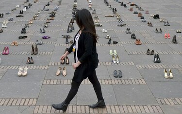 'En los zapatos' de un migrante para combatir la xenofobia en Colombia