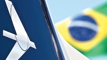 Juez bloquea venta de Embraer a Boeing
