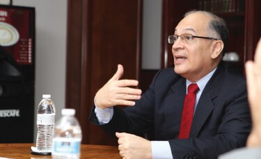 Procurador González investiga al director médico del complejo hospitalario por supuestas faltas a la ética