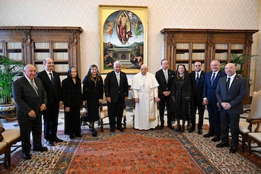 Mulino se reúne con el papa y le regala libros sobre el Canal