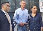Bebés intercambiados al nacer retornan a sus verdaderas familias