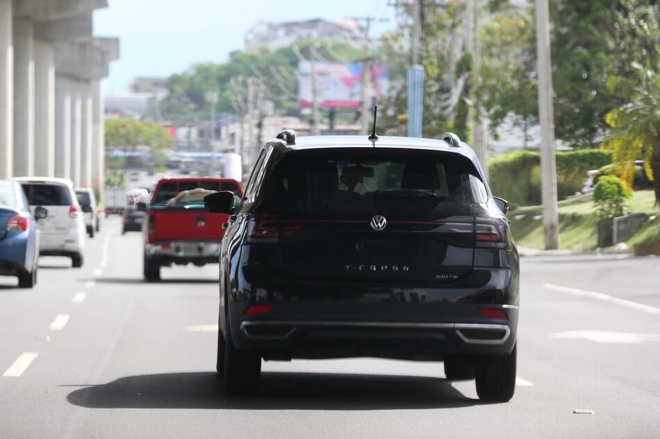 Fábrega intenta sacudirse de la crisis de las placas en el distrito capital
