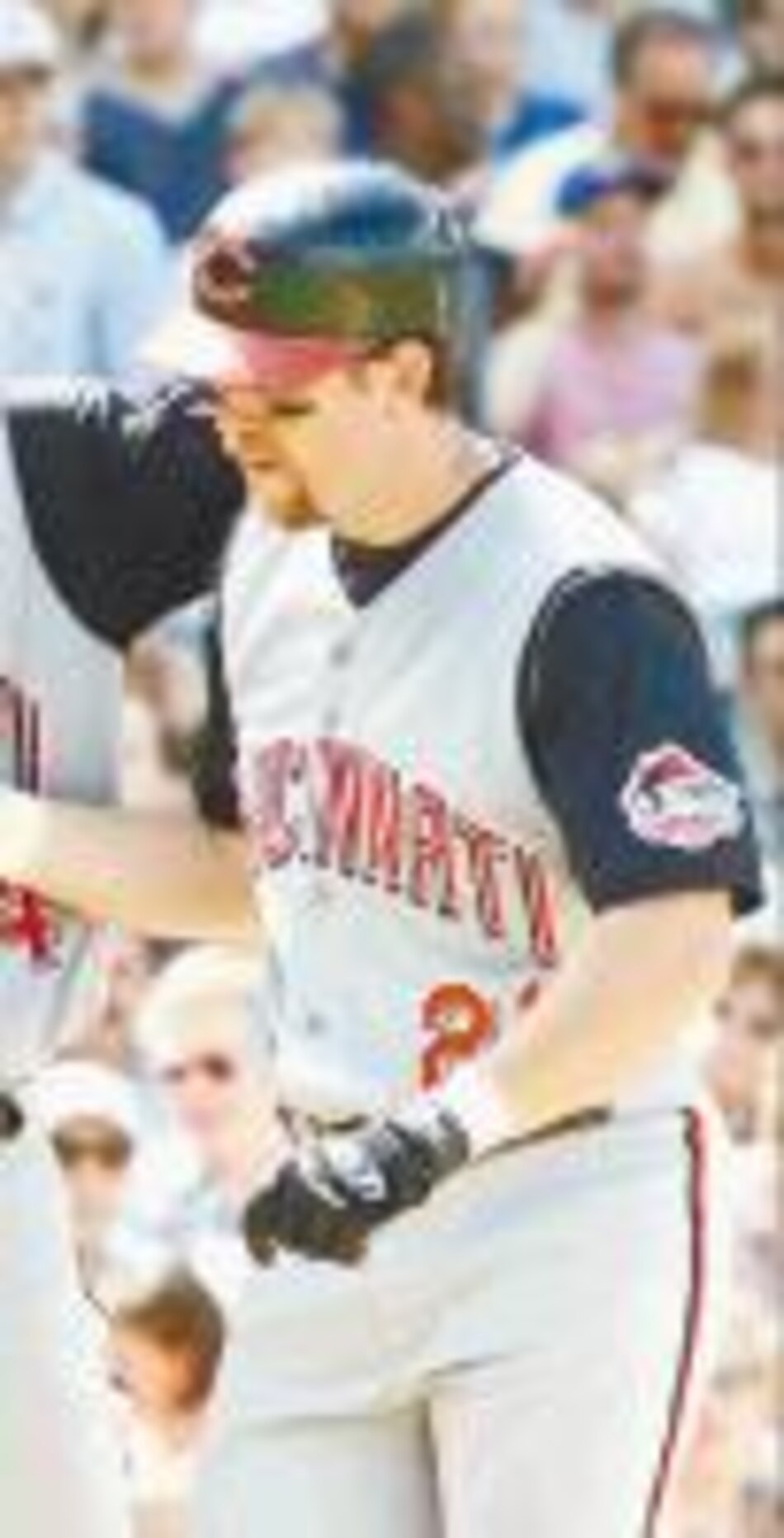 Los Rojos acaban a los Cachorros con jonrones