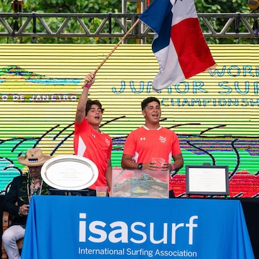 Panameños ven acción en el Mundial de Surf