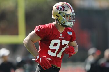 Los Chiefs de Mahomes esperan dejar atrás una larga seguía en el Super Bowl 54