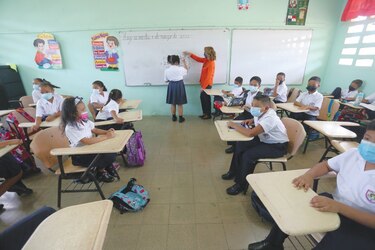 Planilla se consume los recursos de educación
