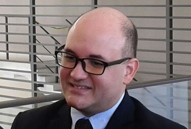 Alfredo Juncá reiteró que no recibió una beca y que estudió con sus recursos