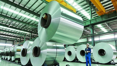 Aluminio subió a más de $2 mil la tonelada