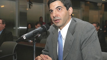 Abood reclama $10 millones a FP