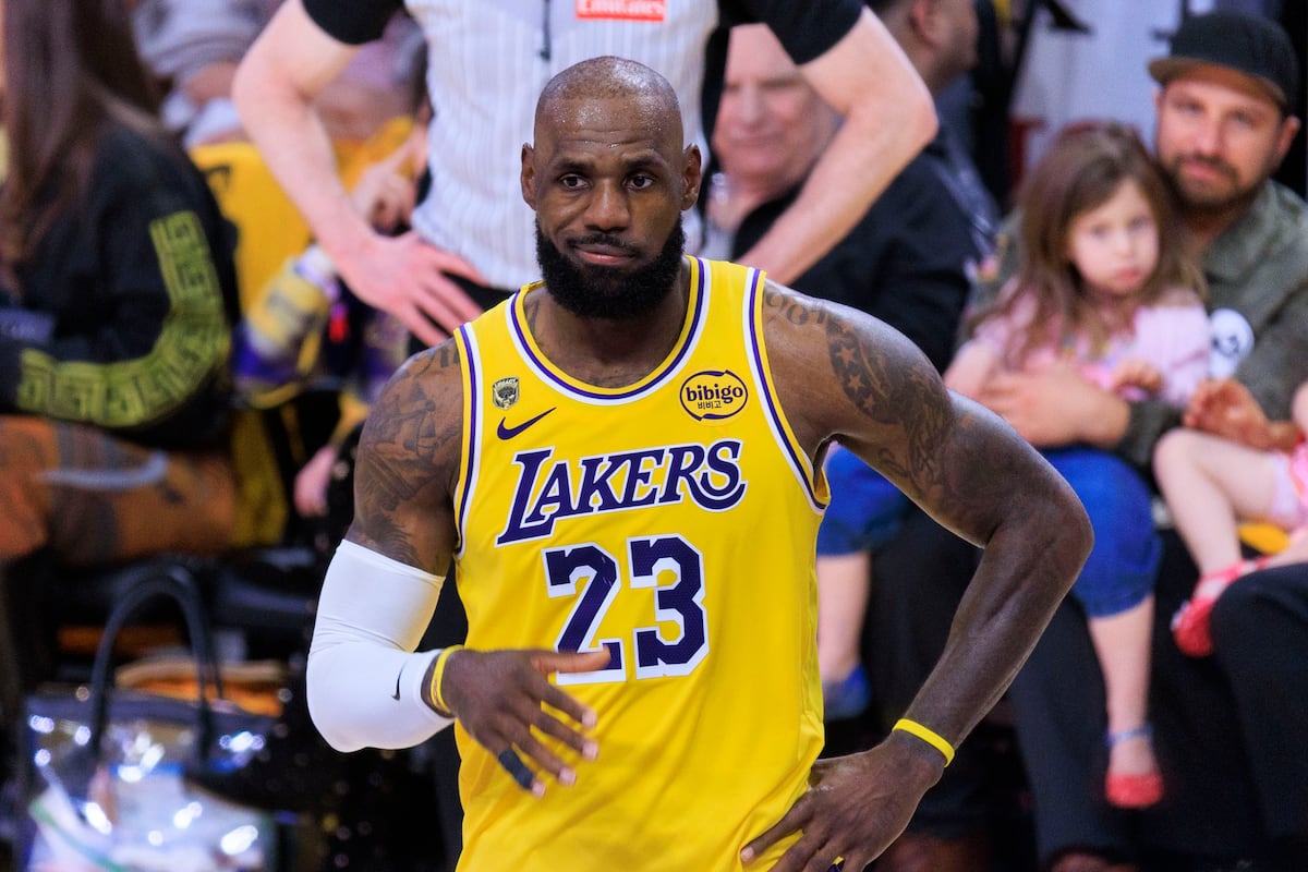 Los Lakers sacan pecho en el primer duelo de ‘playoff’ sin Doncic contra Rockets