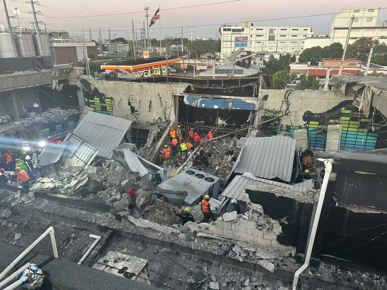 Aumenta la cifra de muertos al desplomarse el techo de una discoteca en Santo Domingo