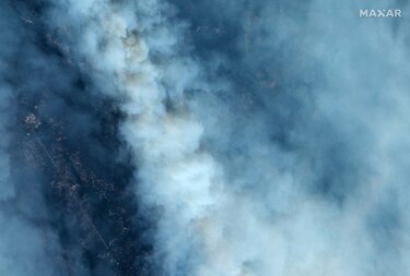 California pide ayuda ante incendios que obligan a evacuar a miles de personas