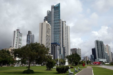 Domingo sin agua en los edificios de Avenida Balboa y parte de Calidonia