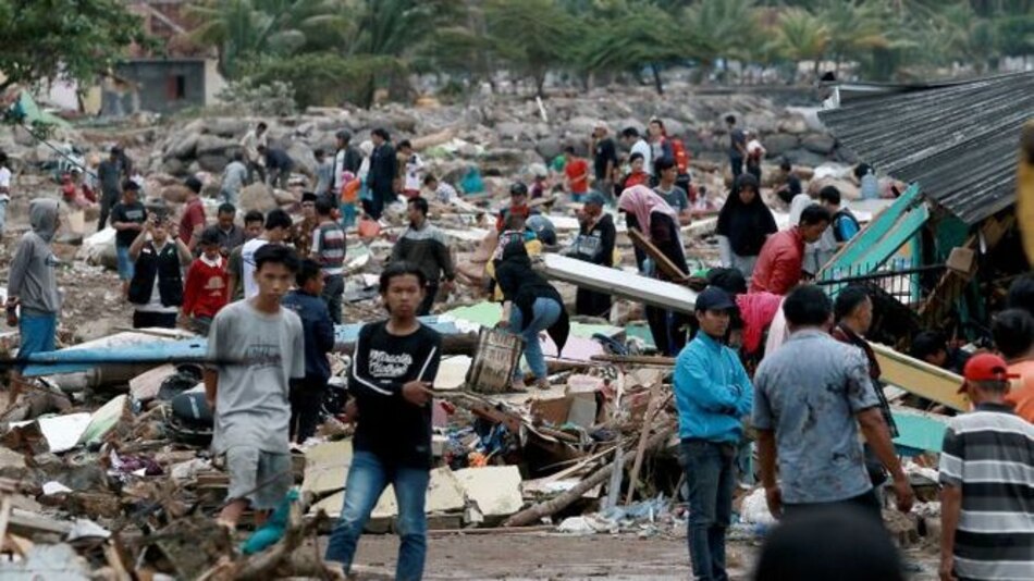 Más de 220 muertos por un tsunami 'volcánico' en Indonesia