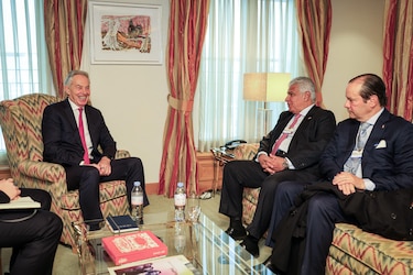 Exprimer ministro británico Tony Blair expresa a Mulino su interés en ofrecer apoyo tecnológico