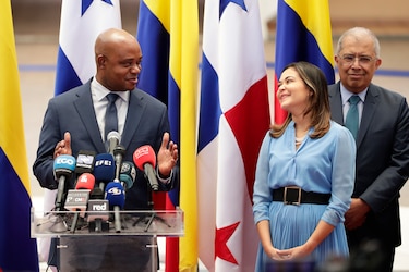 Cancilleres de Panamá y Colombia se reúnen ante la crisis migratoria en Darién
