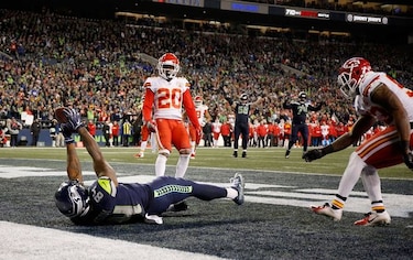 Seahawks avanzan a 'playoffs' tras vencer a Chiefs