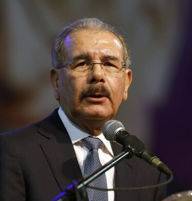 Presidente dominicano oficializa aspiración a la reelección