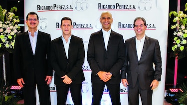 Ricardo Pérez inauguró sucursal en Albrook Fields