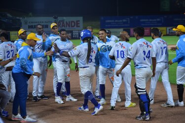 Colón y Bocas marcan el camino