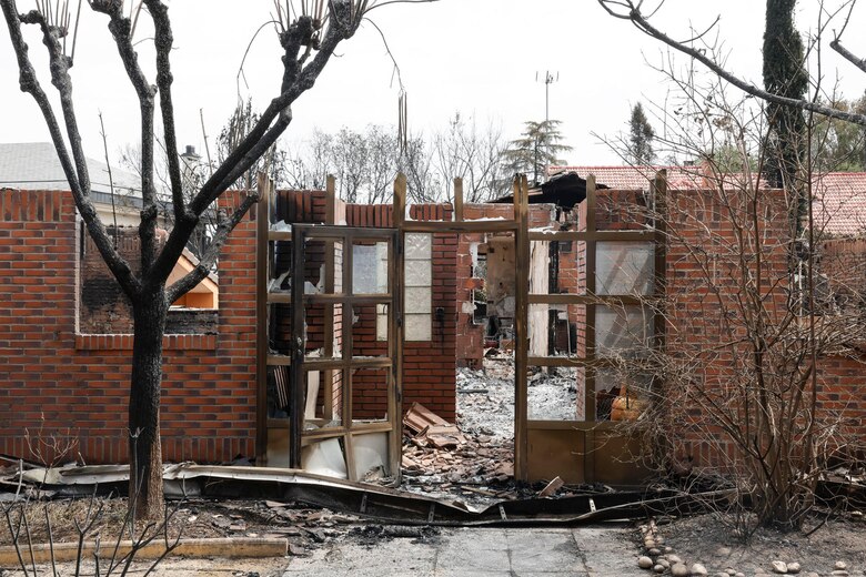 Ola de calor e incendios arrasan varias regiones de España: un muerto y miles de evacuados