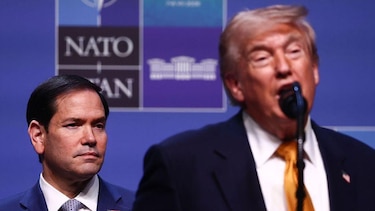 Trump restablece el bloqueo a los puertos iraníes e impone un recargo a la carga que pasa por el estrecho de Ormuz