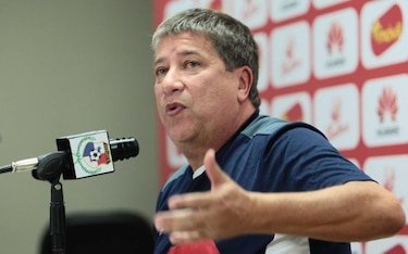 Bolillo Gómez se centra en México