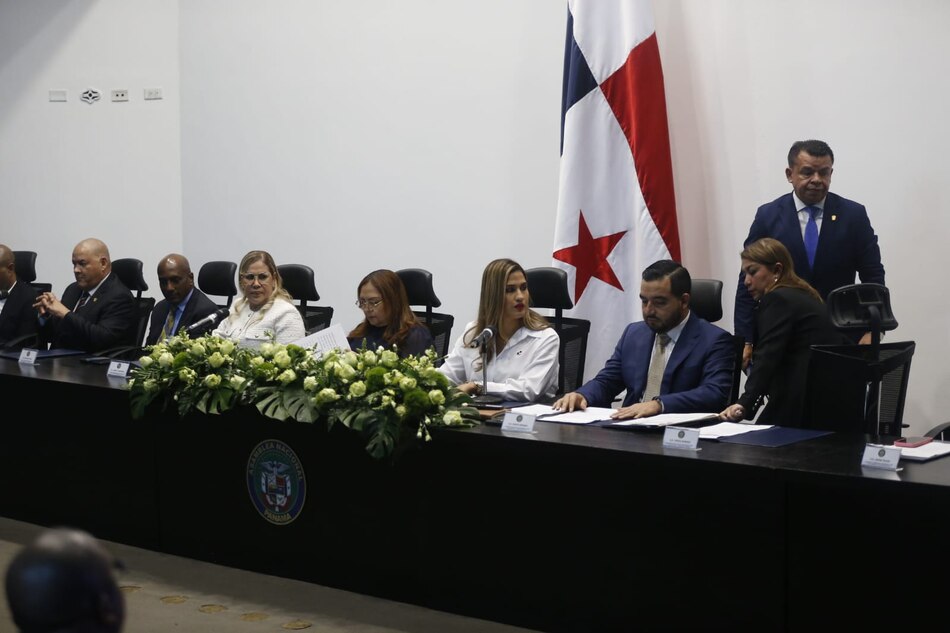 Credenciales se prepara para ratificar a funcionarios; ‘No tenemos sus perfiles’, denuncian diputados