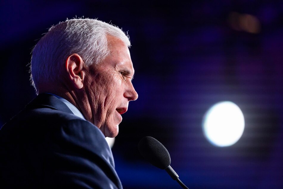 El exvicepresidente de Estados Unidos Mike Pence testifica sobre el asalto al Capitolio