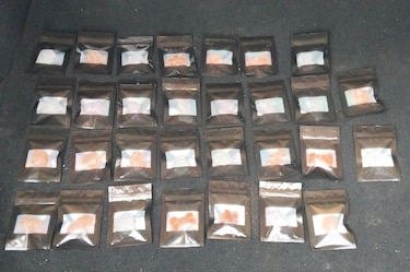 Gomitas con THC, tusi y metanfetamina: desmantelan una red que producía drogas sintéticas