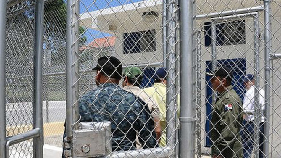 Gobierno prepara traslado de reos de penal Punta Coco a otras cárceles