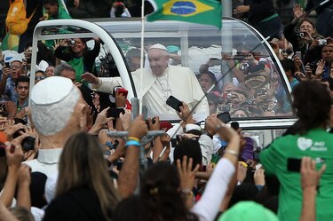 Ocho viajes a América y una misión: el papa que incomodó a los poderosos