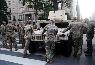Detectan Covid-19 en fuerzas de seguridad desplegadas por protestas en Washington