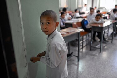 UNESCO pide la reapertura de colegios para las niñas en Afganistán